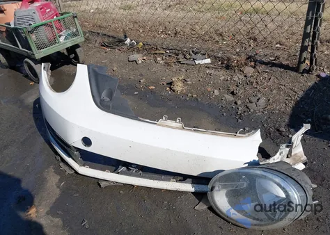 2013 Volkswagen Beetle 2.5L z USA, uszkodzony, nr VIN 3VW5P7AT8DM832575